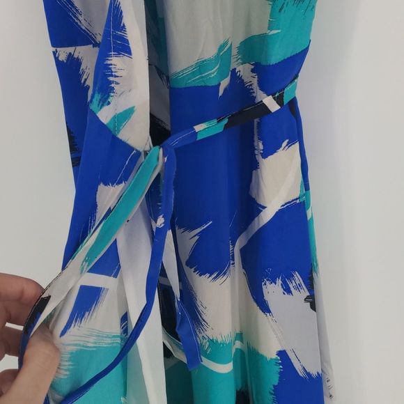 Yumi Kim Women's Silk Wrap Dress Size Extra Small Floral Blue White V Neck Lined - Picture 7 of 16